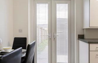 Superb 3 Bed Home Away from Home in Glasgow, just off M8 with free parking - Foto 58