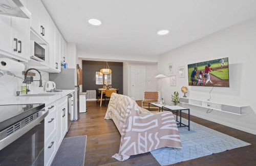 Designer Daylight Basement Near Edmonds Downtown - Photo 10