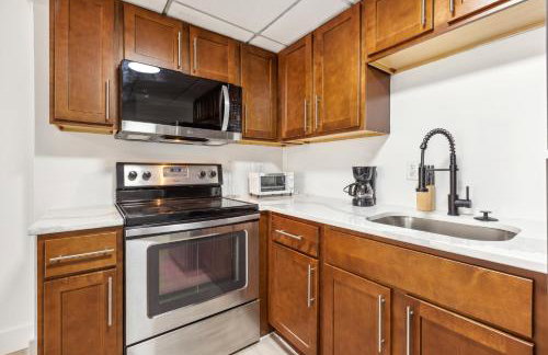 East 120 I Modern Refinished Apt Downtown I Gym - Foto 12
