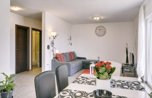 Detached Villa With Pool and Large Garden in Quiet Area Near the Sea - Foto 30