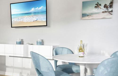 Siesta Key, Heated Pool, Dock on Lagoon, Turtle Beach 1 mile and Crescent Beach 2 miles, 1bdr - Foto 14