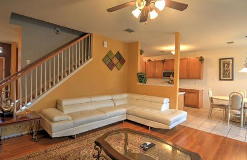 Quiet Arlington House with Yard near Joe Pool Lake! - Foto 5