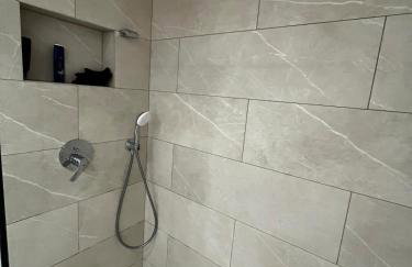 Two Bedroom Riverside Apartment in Rotherhithe Village - Foto 40