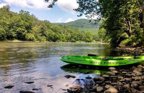 Riverfront Cabin Rental with a Private Beach on Youghiogheny River near Pittsburgh, Pennsylvania - Foto 17