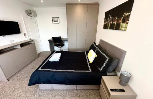 Sunny Modern, Private Apartment,15 Mins To Central London - Photo 3