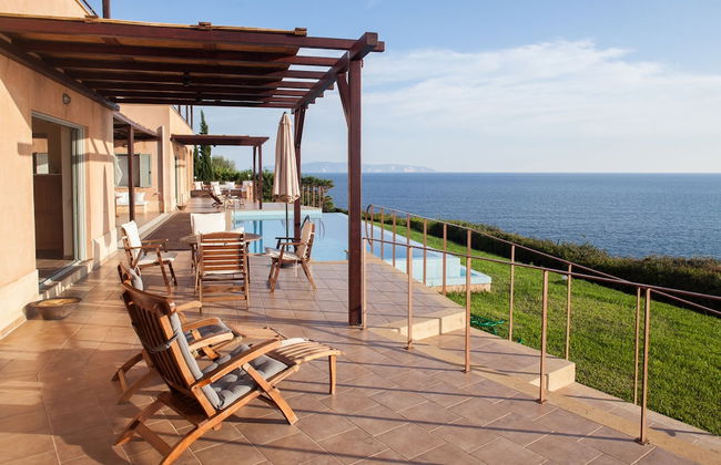 Absolute Villa by Stylish Stays - Photo 43