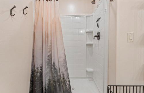 Historic Yellowstone Saloon - Foto 19