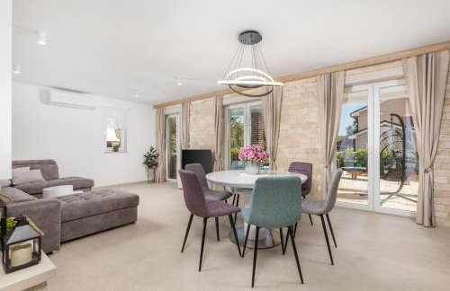 Romantic villa with pool, surrounded by nature - ID 2507 - by TRAVELER tourist agency Krk - Foto 24