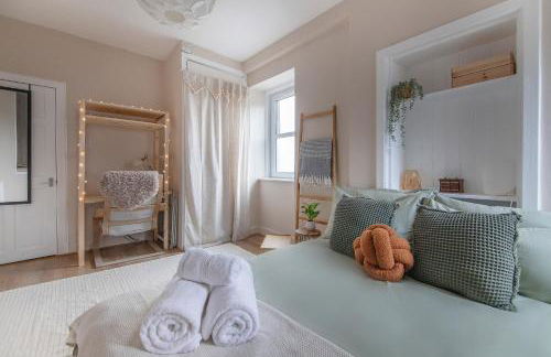 Trendy 2 Bed Flat - Near Airport - Foto 2