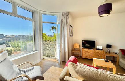 24 CLIFF APARTMENT-3 BED-GROUND FLOOR-SEA VIEWS - Photo 20