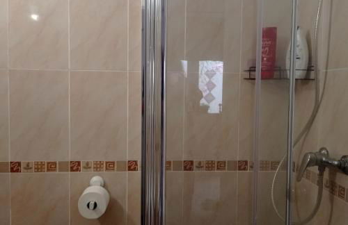 Estudio-Monoambiente para 2 personas en comunidad con piscina - Photo 9