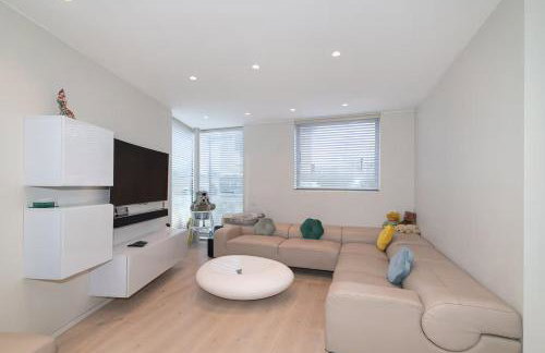 Modern Smart Home with Garden close to Richmond - Pass the Keys - Foto 6