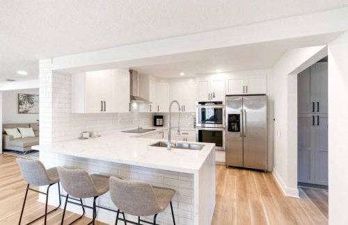 Modern 4Bedroom-2Bath Family POOL House 5 mins Lauderdale-by-the-Sea & Pompano Beaches - Foto 16