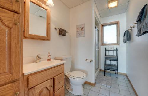 Lakeside Michigan Retreat with Boat Dock and Fireplace - Foto 14