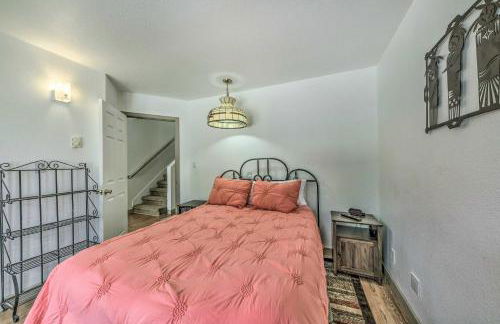 Cozy Cloudcroft Townhome about 1 Mi to Burro Ave! - Photo 23