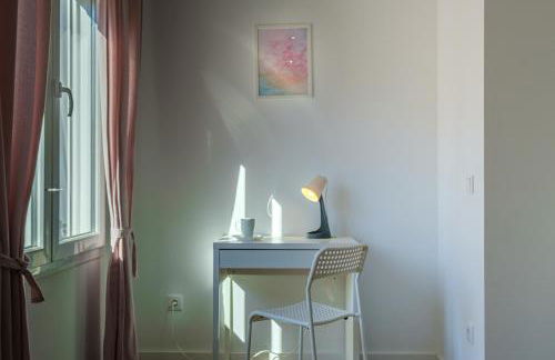 Modern, Stylish Apartment - Photo 11