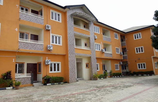 Waterworld Apartments - Photo 1