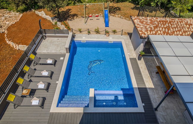 Villa with Swimming Pool, Outdoor Kitchen, Sauna, Hot Tub, Play Area, Sea View - Foto 38