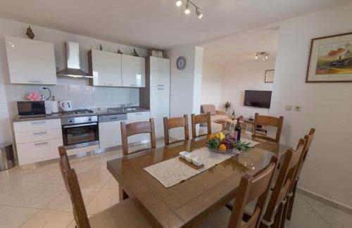 Holiday home Leko with outdoor pool and hot tub , can fit 22 people - Foto 72