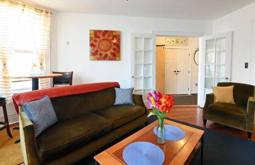 The Pearl-Lovely Victorian Home with Bed and Breakfast Energy - Foto 30