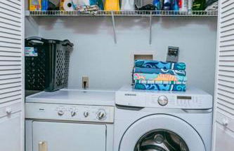 Gorgeous Cozy 5 Bedroom House with Hottub,Lake,Pool - Foto 42