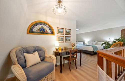 Forest Home with Deck, EV Station, King Beds - Foto 14