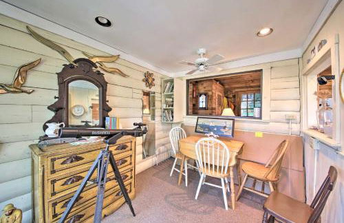 Cozy Cottage on Cat Cove with Wraparound Deck! - Foto 10