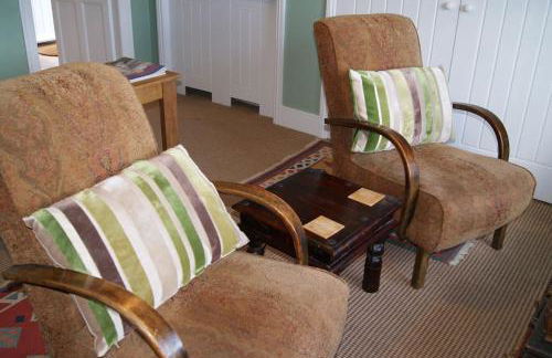 Top Floor at Cantref House - Photo 30