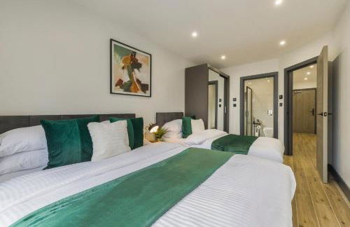 Majestic House - 2 BR - Borehamwood Station - Foto 2