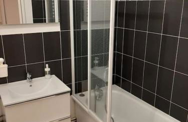 Joli appartement avec Jardin et 2 parkings privés - Foto 17