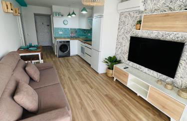 APARTAMENTO NUEVO CÉNTRICO en PRIMERA Línea de playa con vistas al Mar, Piscina, aire acondicionado y wifi - Foto 6