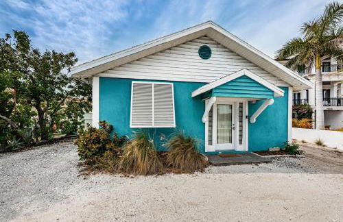 Beautiful Waterfront Beach Cottage. Sleeps 6 - Foto 1