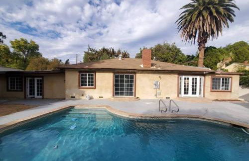 Tarzana 6 Bedroom Charmer W Pool - Foto 16