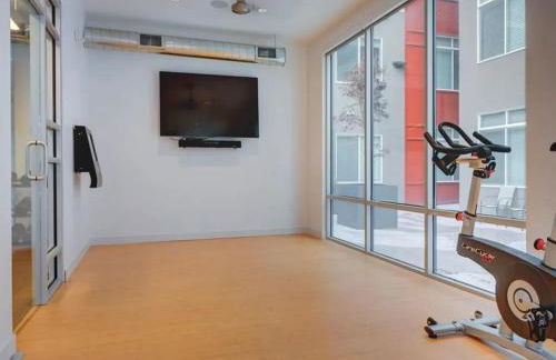 Modern Resort Styled 2BR Apt W Pool, Gym & Hot Tub - Foto 16