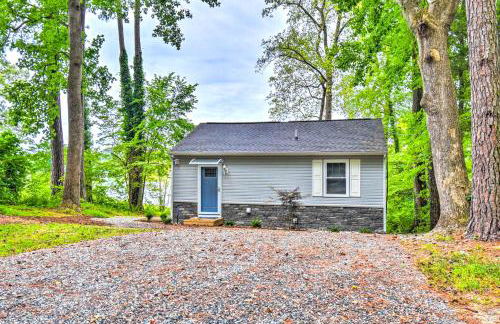 Relaxing Riverfront Cottage with Boat Dock! - Foto 27