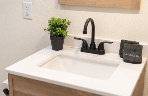 Walk to Old Town - Cozy Restored Cottage - Foto 37