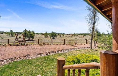 Cabin with Wild Horses, Fireplace, Dog Friendly & StarLink - Foto 24