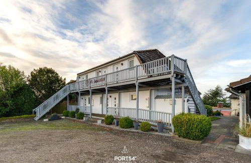 Apartment 22 - Photo 8