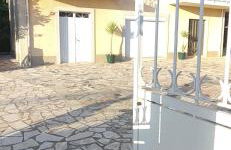 Casa com jardim privado e estacionamento no interior - Foto 2