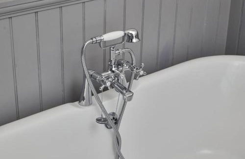 Cosy 3-Bedroom House in Seaham - Street Parking - Photo 3