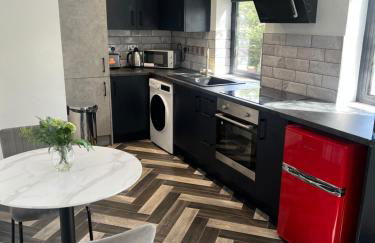 Spacious & Stylish Self Contained Studio Apartments - Foto 4