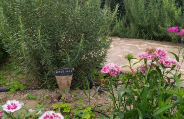 Rosemary Rhodes Villa - Photo 21