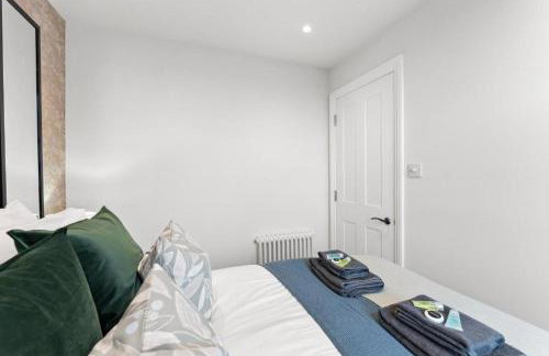 Stunning 4 Bedroom Abode in Zone 1 - Balcony - Sleeps 9 - Foto 18