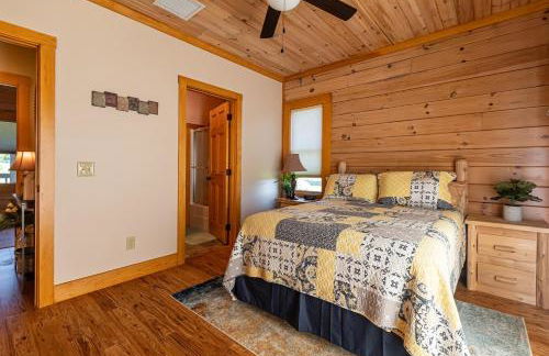 Luxury 4BR Log Cabin Near SIU & Wine Trail - Foto 23