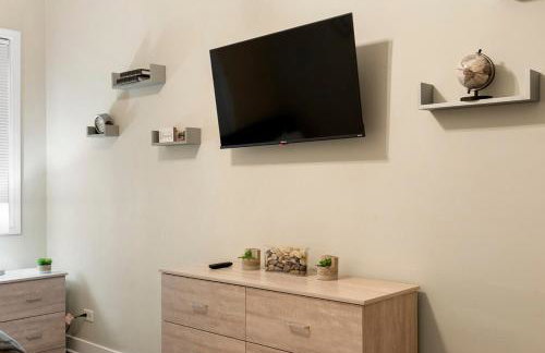 Stylish 2BR Walk to Rush UIC 10 Min Downtown Chicago Free Parking Wifi - Foto 33