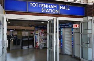 Luxury 2 Bed Maisonette with Parking Near Tube - Foto 37