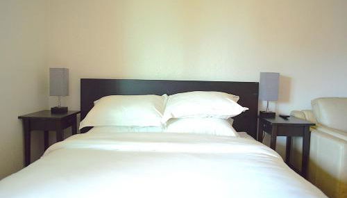 Modern 3 Bedroom Suite with AC for Family and Work group - Photo 4