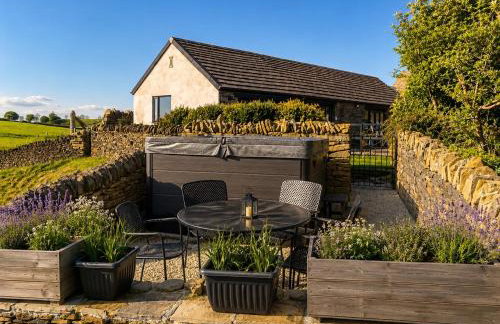 The Coach House & The Stables Yorkshire Peak District With and without hot tub options - Photo 2