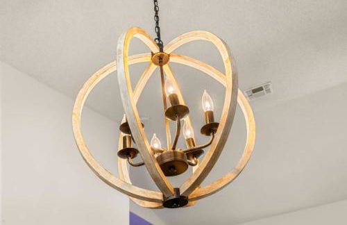 Modern Retreat Pool and Game Room - Foto 14