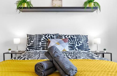 Cozylease 3 Bedroom Canary Wharf Family,Workcation, Fast WiFi, Workspace,1 stop to City - Photo 20